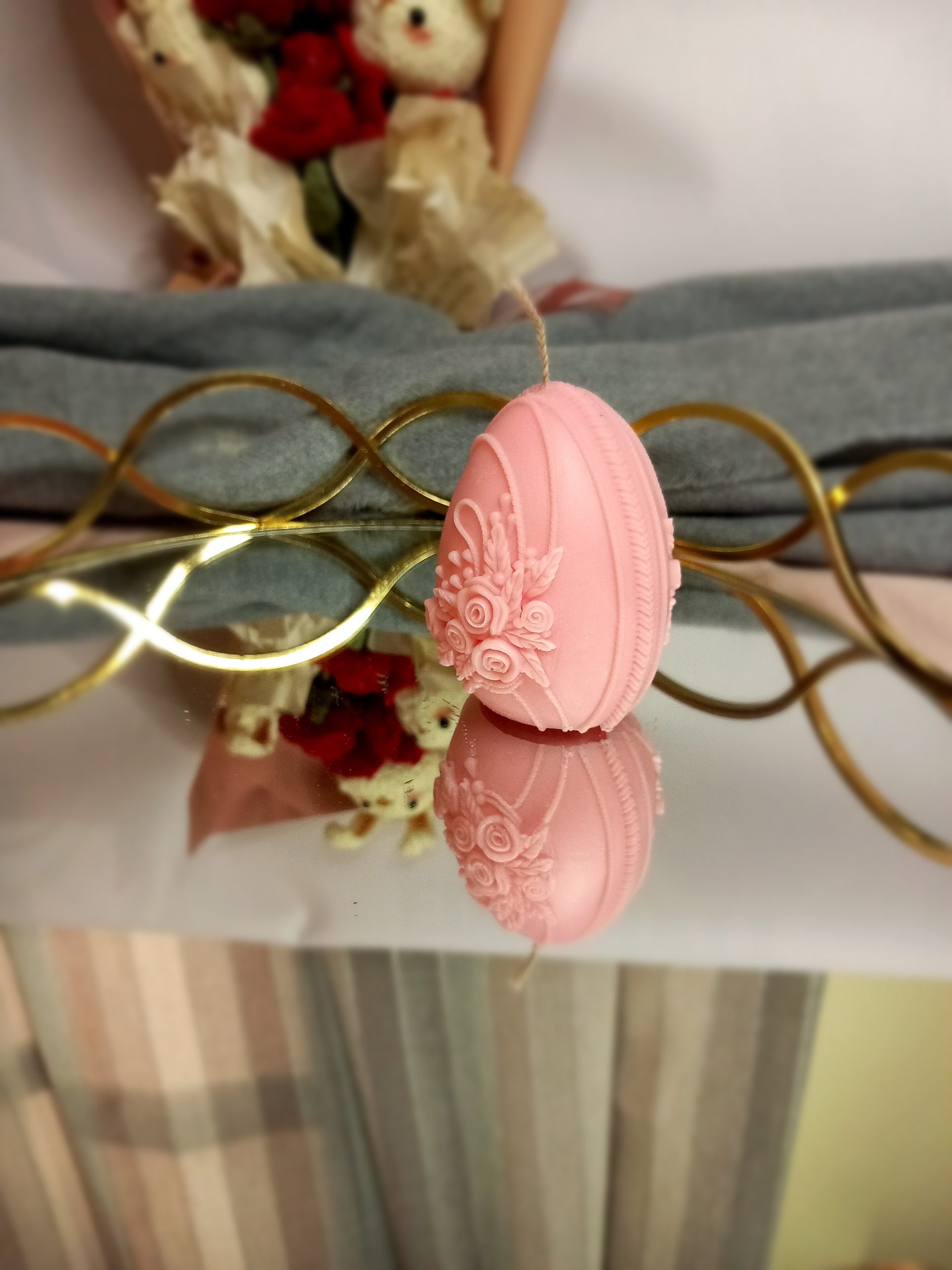 Vintage Rose Egg
